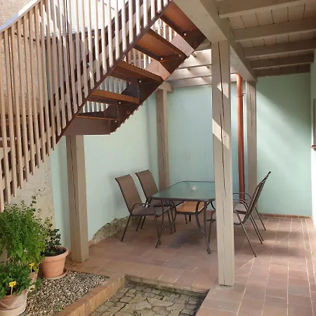 Rozmberska 62, 3* トレボン