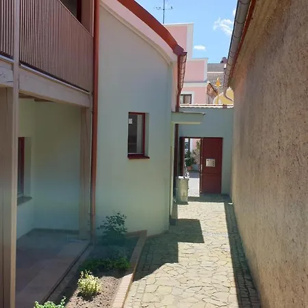 Rozmberska 62, Trzeboń