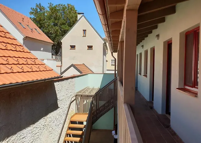 Rozmberska 62,